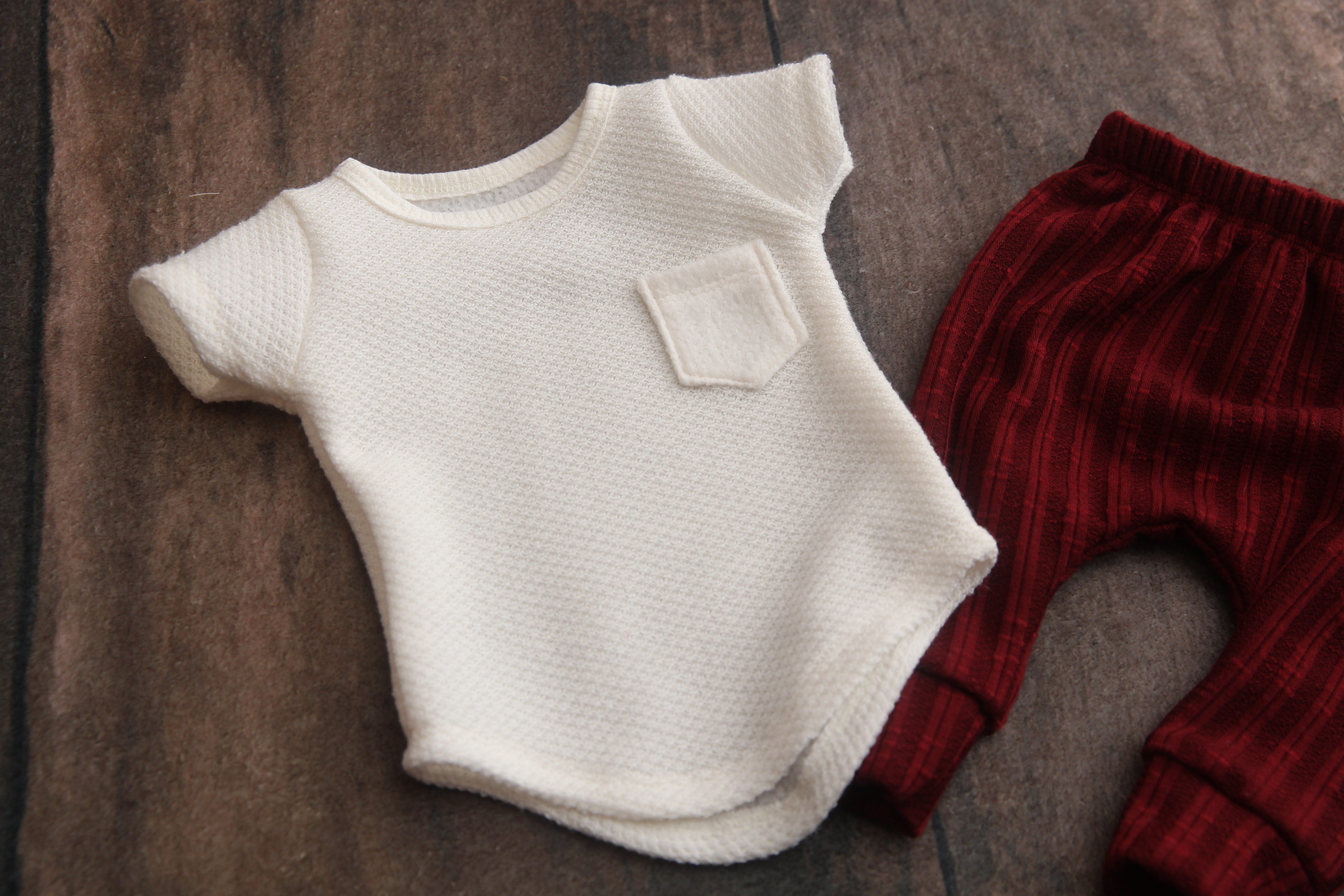 READY TO SHIP- Newborn T-Shirt, Pants Set- Burgundy Valentine