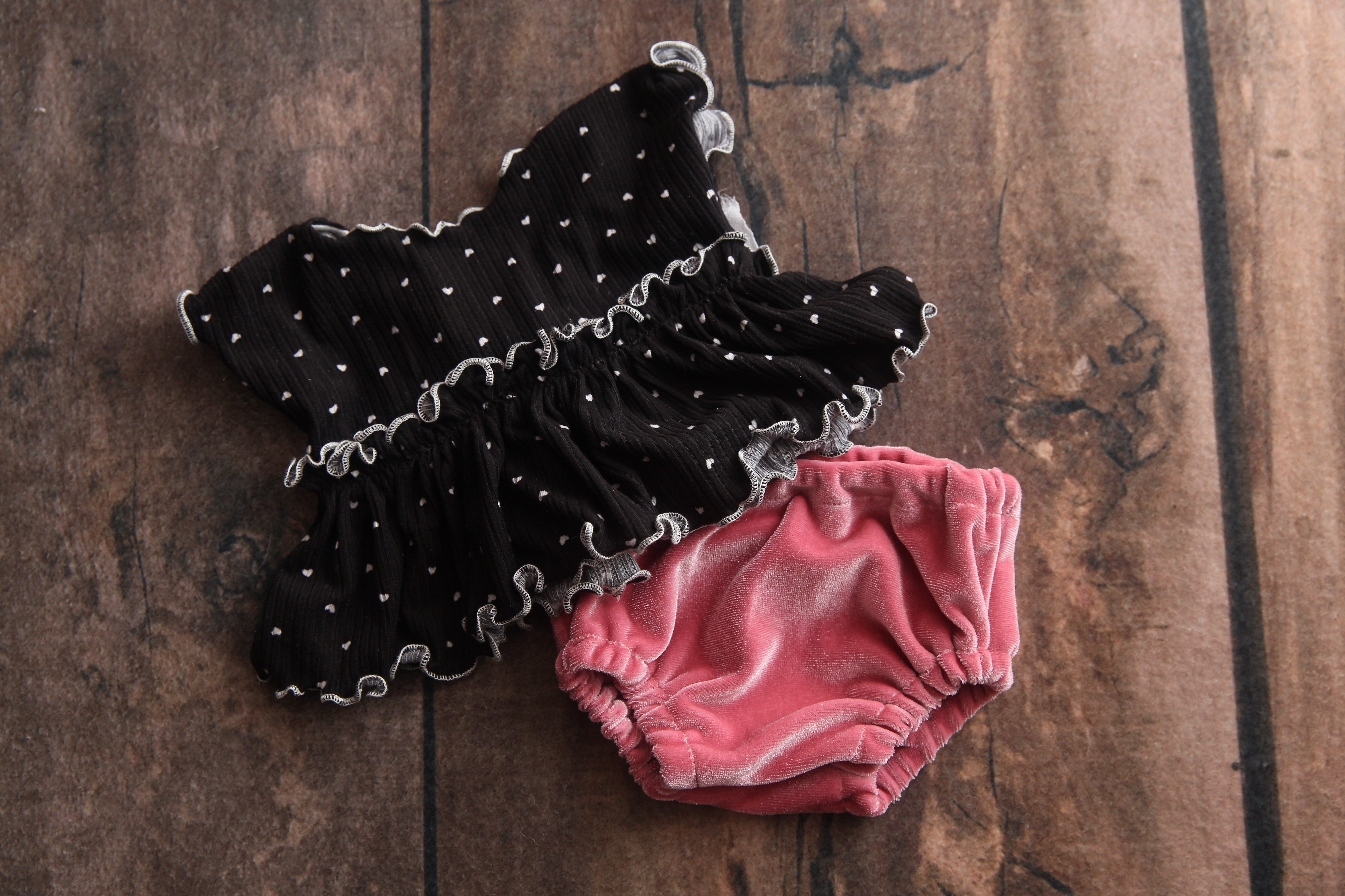 READY TO SHIP- Kelly Newborn Girl Set- Black Heart Valentine's