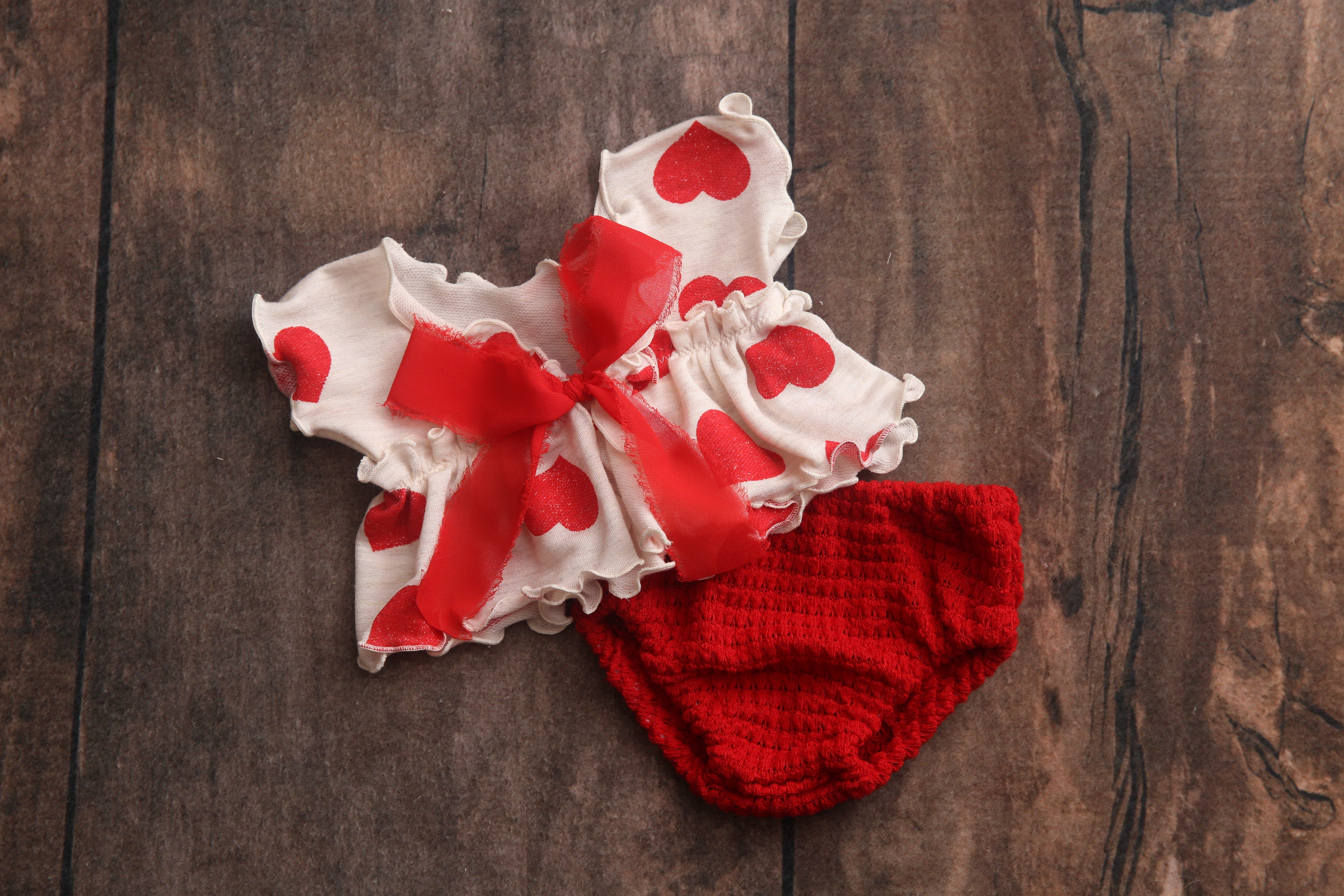 READY TO SHIP- Kelly Newborn Girl Set- Valentine's Hearts